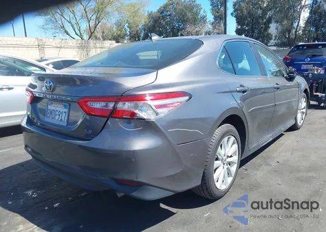 2019 Toyota Camry Le z USA, uszkodzony, nr VIN 4T1B11HK4KU288503